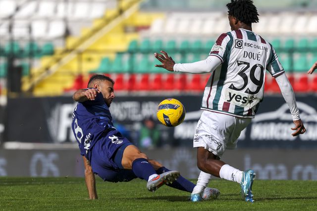 Jovem médio gaulês tem deixado água na boca aos adeptos dos tricolores - Foto: José Sena Goulão/LUSA