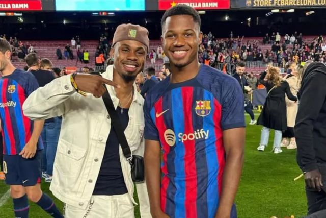 Ansu Fati com o irmão, Fatinho Jr.