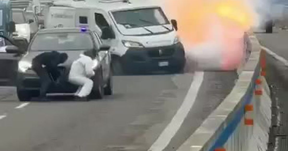Digno de filme: troca de tiros e carrinha de valores assaltada em plena autoestrada italiana