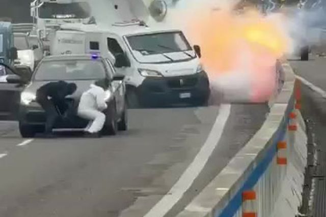 Digno de filme: troca de tiros e carrinha de valores assaltada em plena autoestrada italiana