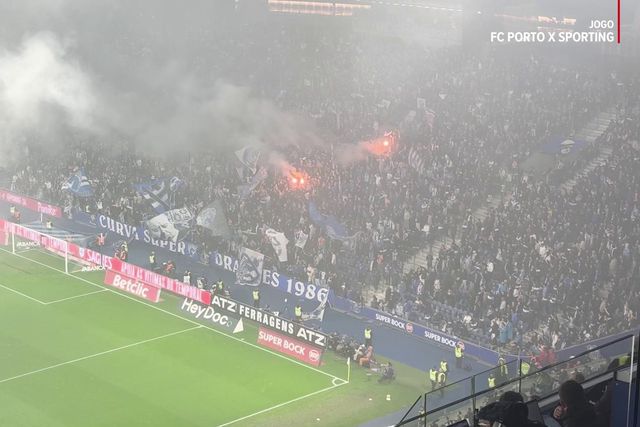 Mais tochas acesas no Dragão