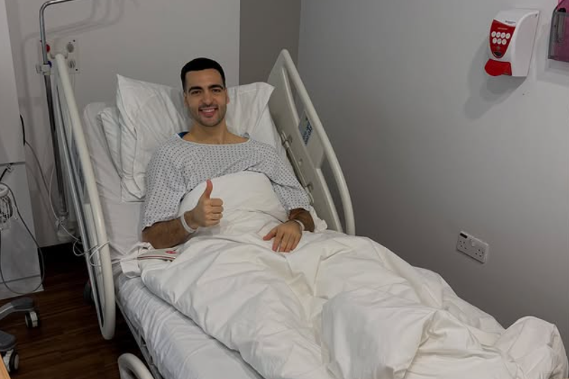 Mikel Merino foi submetido a uma cirurgia no início de fevereiro após sofrer uma fratura no pé direito e está em dúvida para o Mundial - Foto: Merino/Instagram