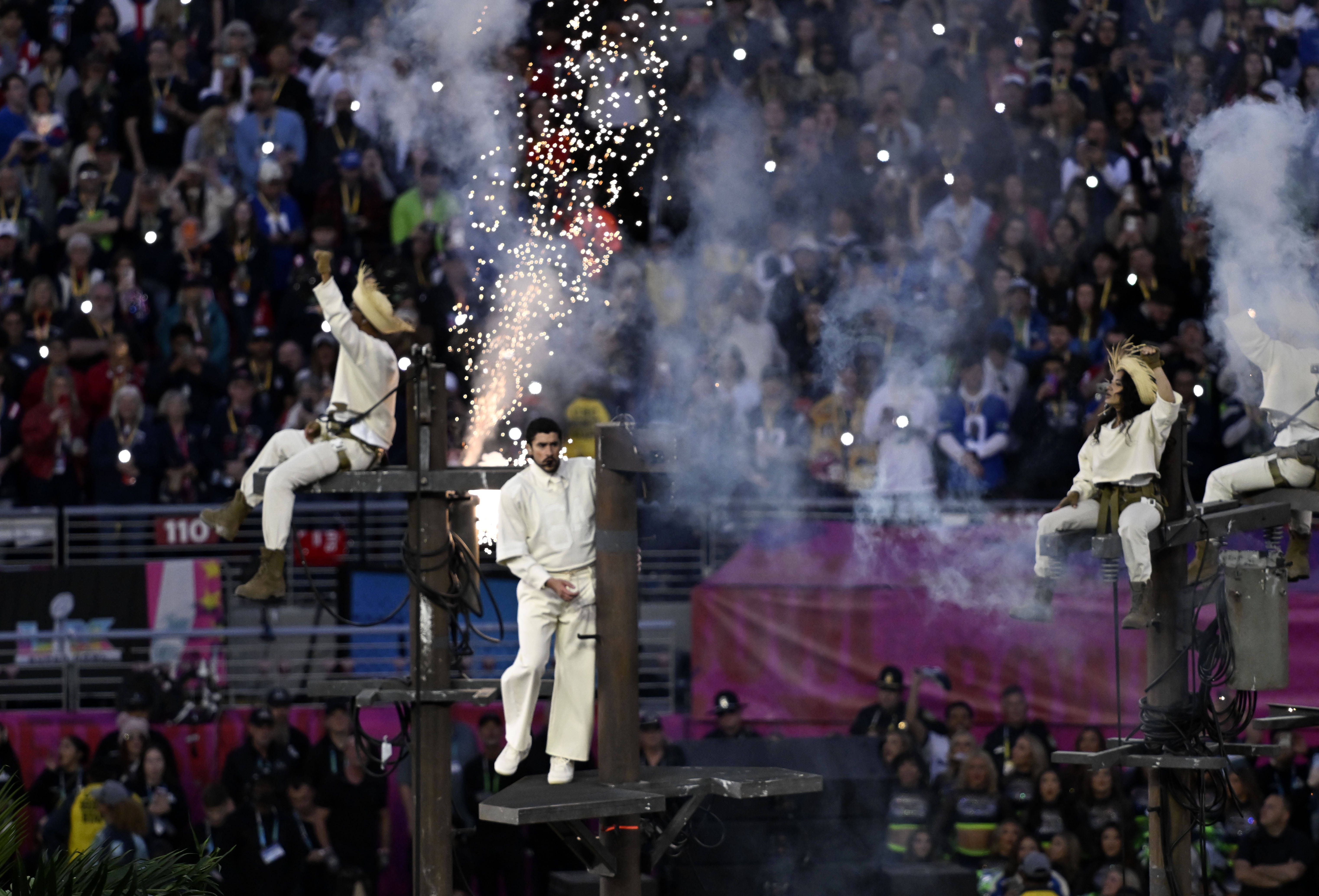 Bad Bunny no intervalo do Super Bowl: cultura latino-americana destacada com referências a todos os países americanos, do Chile ao Canadá