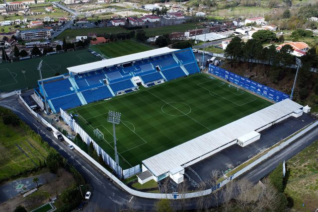 Vizela-Estrela da Amadora: azuis pela honra, tricolores pela glória