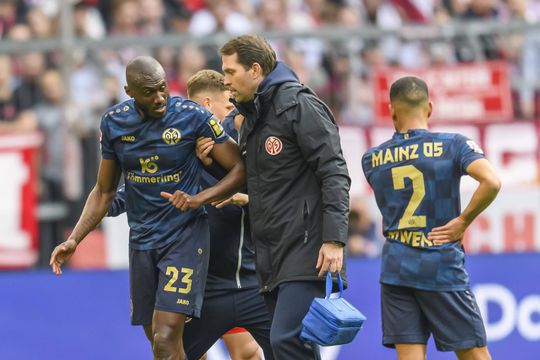 Árbitro explica momento em que salvou jogador do Mainz: «Tinha a língua para trás»
