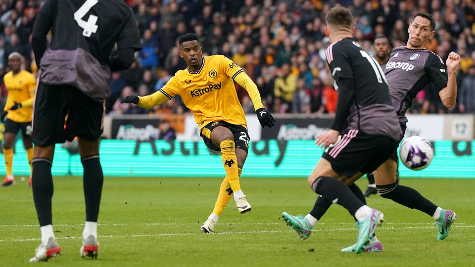 Wolves vencem Marco Silva com golo de Nélson Semedo