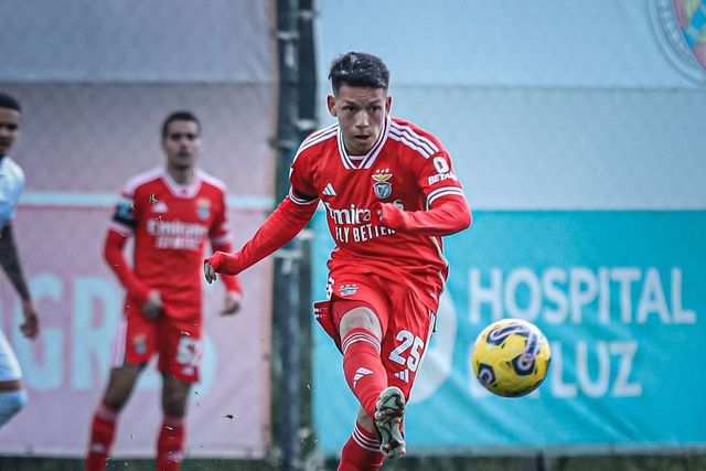 Prestianni triste pela derrota mas feliz pela estreia