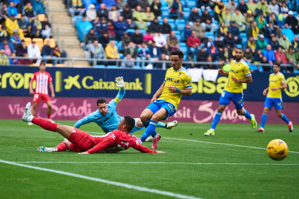 Atlético Madrid permite ao Cádiz encerrar jejum de vitórias de seis meses