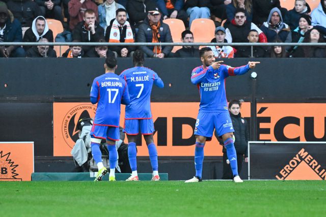 Ex-Sporting marca no regresso do Lyon às vitórias (vídeo)