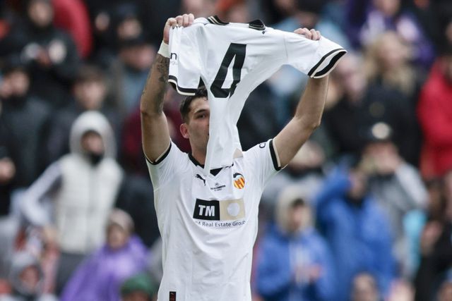 Valência volta a vencer com dedicatória a Diakhaby (vídeo)