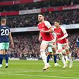 Atenção, FC Porto: Arsenal vence Brentford perto do fim