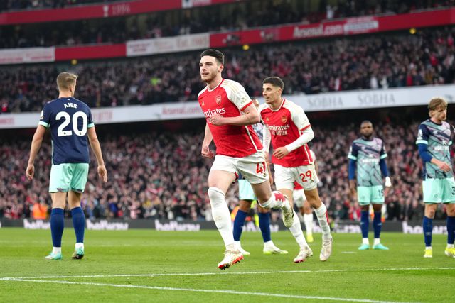 Atenção, FC Porto: Arsenal vence Brentford perto do fim