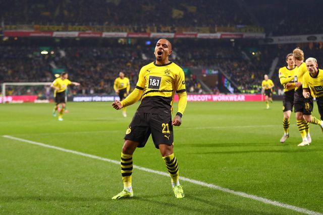 Dortmund vence em Bremen a jogar com menos um na segunda parte