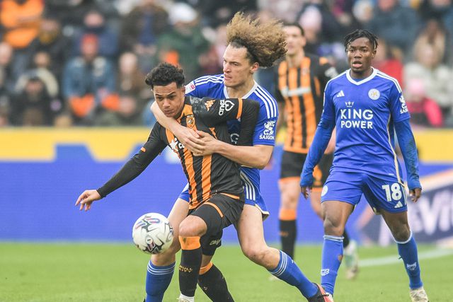 Fábio Carvalho marca, Fatawu assiste e Hull e Leicester empatam