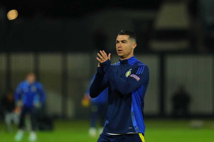 Cristiano Ronaldo é a grande figura do Al Nassr e aqui agradece o apoio dos adeptos