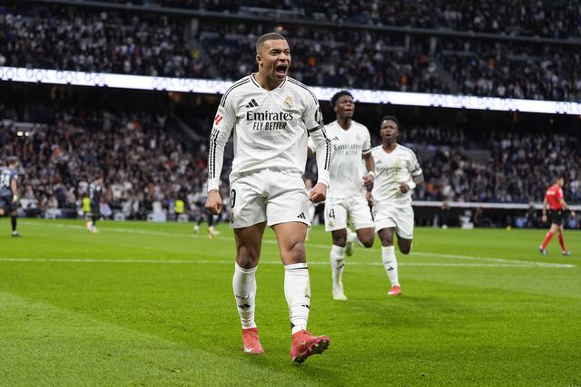 Kylian Mbappé a celebrar mais um golo pelo Real Madrid no Bernabéu