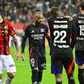 Jogadores do Lyon no terreno do Nice