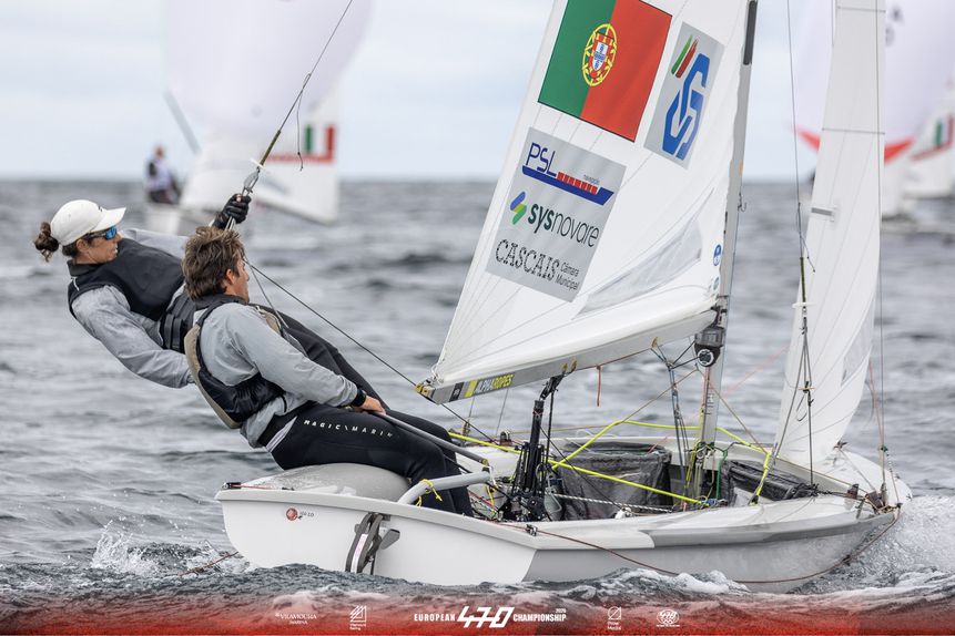 Portugueses em excelente forma no primeiro dia do Europeu. Foto COP/PROW Media / Vilamoura SAILING