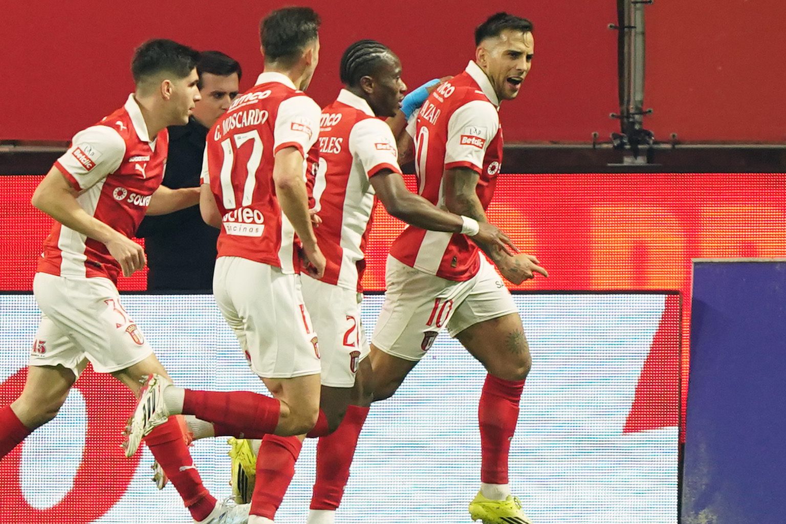 Guerreiros do Minho jogam a primeira mão na Hungria e a partida decisiva será na Pedreira, na próxima semana