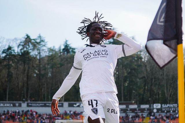 Lorougnon Gohi tem ajudado à belíssima campanha dos academistas, que estão a caminho da Liga... Foto: Académico de Viseu