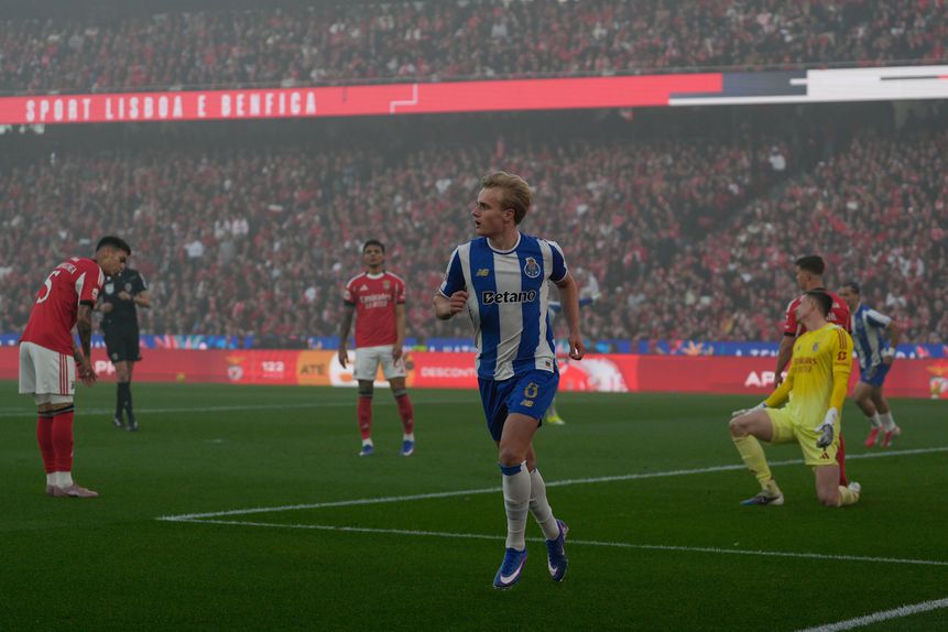 Froholdt abriu o ativo no clássico entre Benfica e FC Porto - Foto: Bruno de Carvalho/KAPTA+