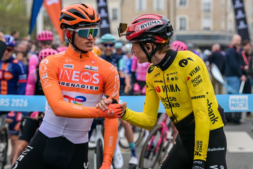 Oscar Onley e Jonas Vingegaard na Paris Nice 2026. IMAGO