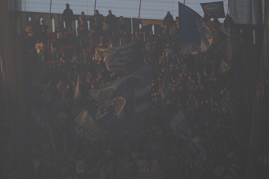 Estiveram cerca de 3000 adeptos do FC Porto no Estádio da Luz - Foto: Bruno de Carvalho/KAPTA+