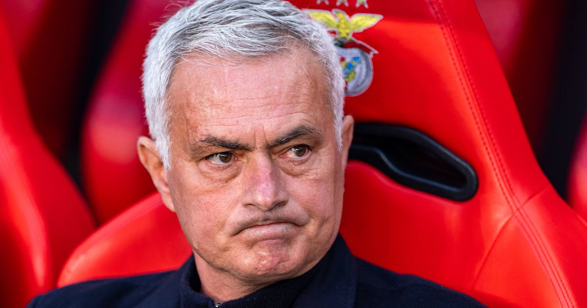 Mourinho: «Num mundo de puxa-sacos, também vou ser puxa-saco»