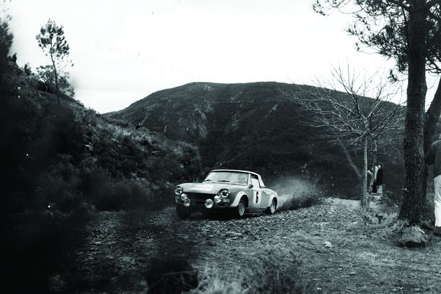 A um mês da Revolução dos Cravos, acontecia o último Rali TAP!