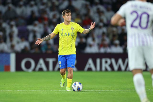 Otávio pede desculpa por 'like' em publicação de Malcom... do Al Hilal