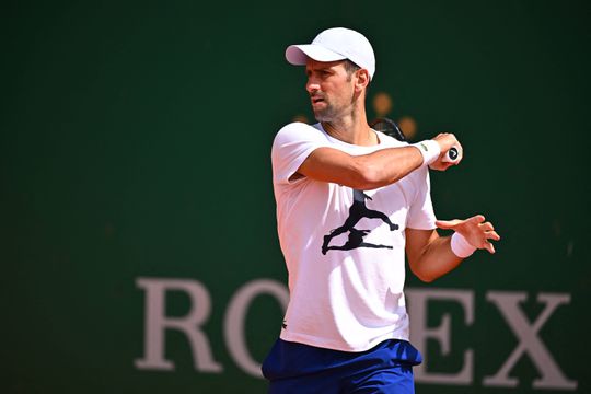 Djokovic poderá preparar Roland Garros em Genebra