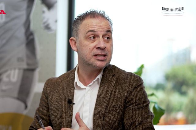 «É importante os árbitros terem jogado futebol»