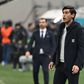 Paulo Fonseca, treinador do Lyon, a dar instruções
