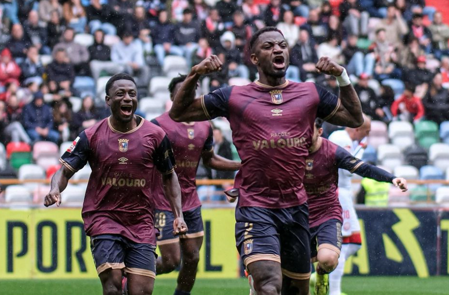 Stopira a festejar o golo. Foto: Torreense