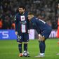Messi e Neymar ao lado da bola antes de um livre num encontro entre PSG e Bayern em 2023