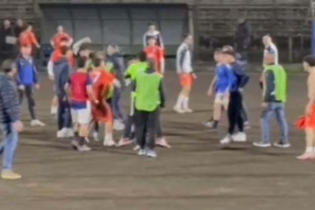 Agressões a árbitro em jogo de sub-17 em Itália valem castigos até 2030