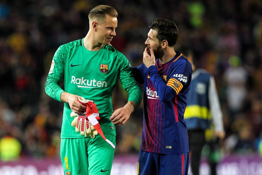 Ter Stegen e Messi à conversa no Barcelona