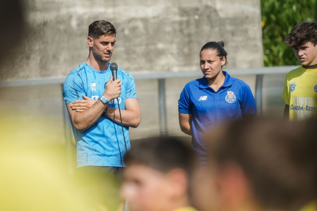 Cláudio Ramos e Bárbara Marques estiveram na Dragon Force em Ermesinde (Foto: FC Porto)