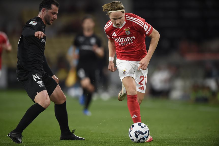 Schjelderup foi dos mais movimentados em campo no Tirsense-Benfica da 1.ª mão das meias-finais da Taça de Portugal, disputada em Barcelos. FOTO GRAFISLAB