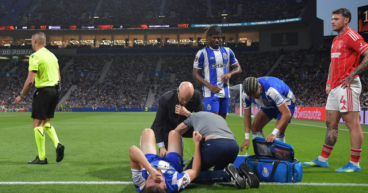 Autogolo e saída por lesão: que azar para o FC Porto!
