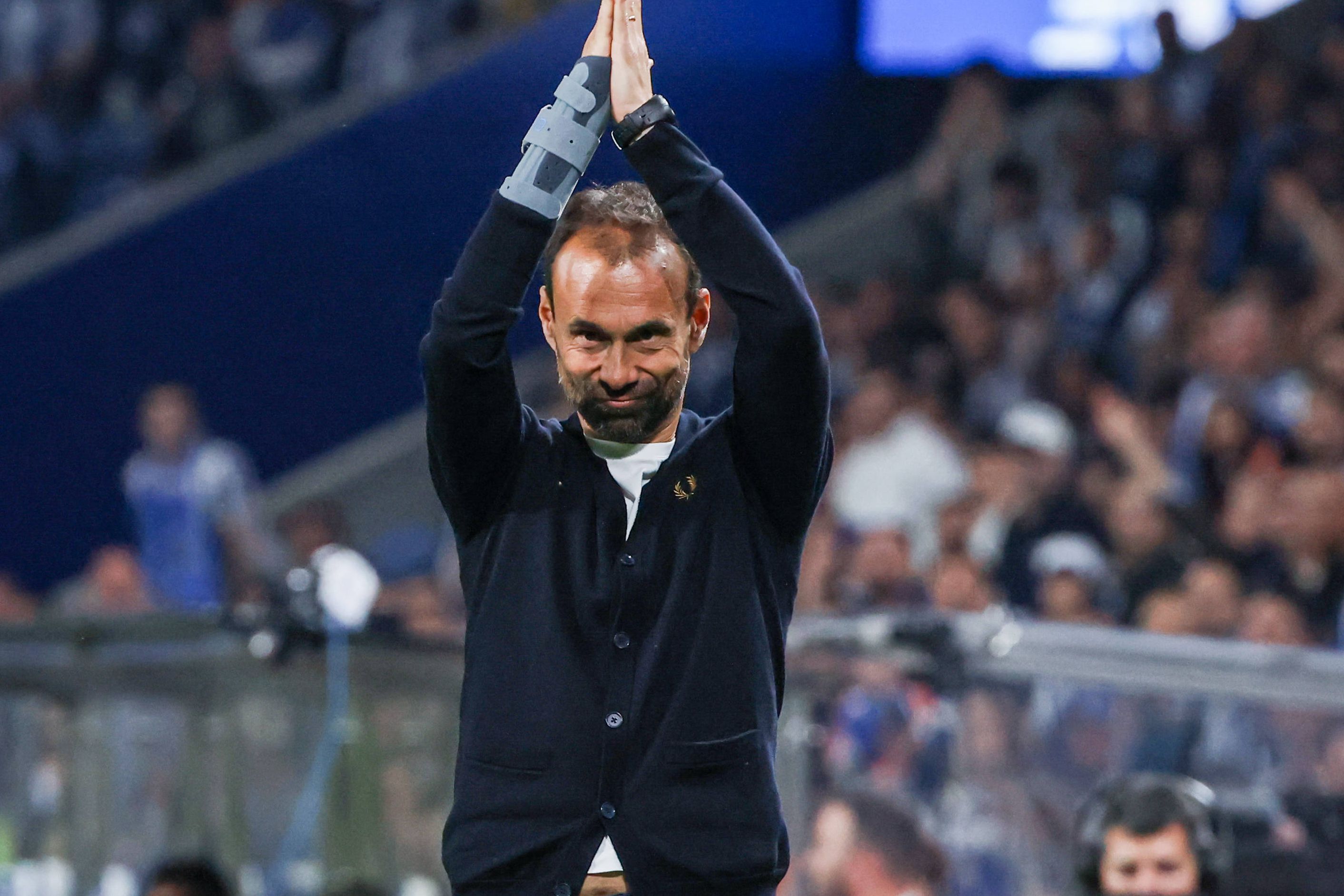 Técnico dos azuis e brancos do Minho premiado pelos excelentes resultados alcançados em março