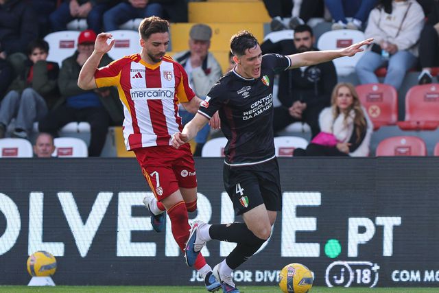 Camisola 4 dos tricolores acalenta esperanças de ser dado como apto para o embate com os verdes e brancos