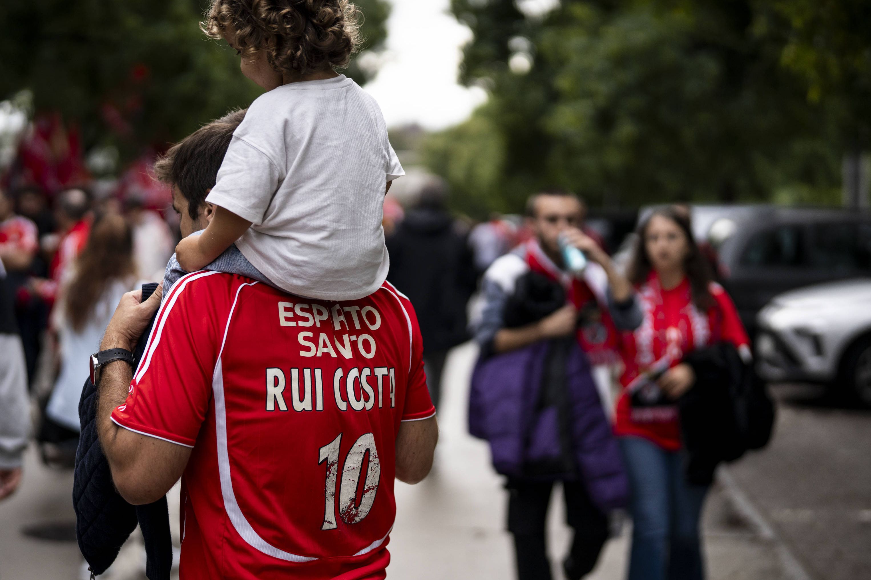 Rui Costa ainda vive na cabeça dos adeptos como jogador, figura da formação e ídolo, e não como o presidente que tem tanto deixado a desejar - Foto: IMAGO