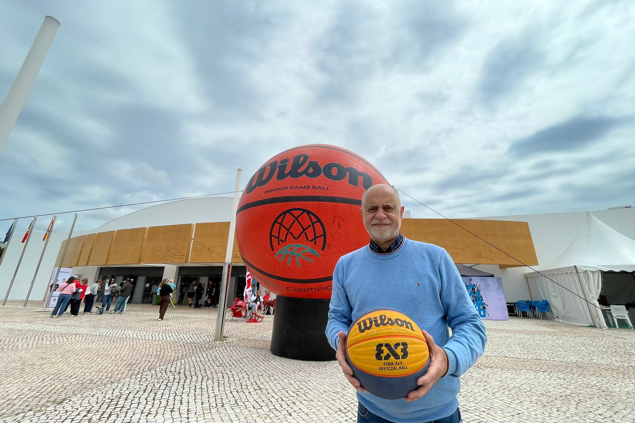 Carlos Barroca no Pavilhão Municipal de Albufeira      Fotografia A BOLA