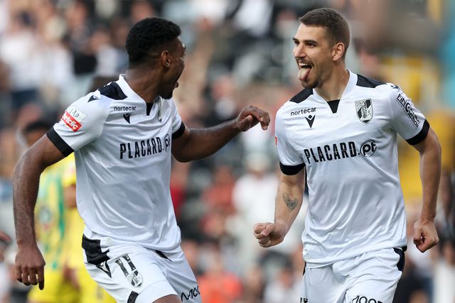 Contra o Tondela, Gustavo Silva fez o gosto ao pé, num em que João Mendes se estreou a marcar pelos vitorianos - Foto: ESTELA SILVA/LUSA