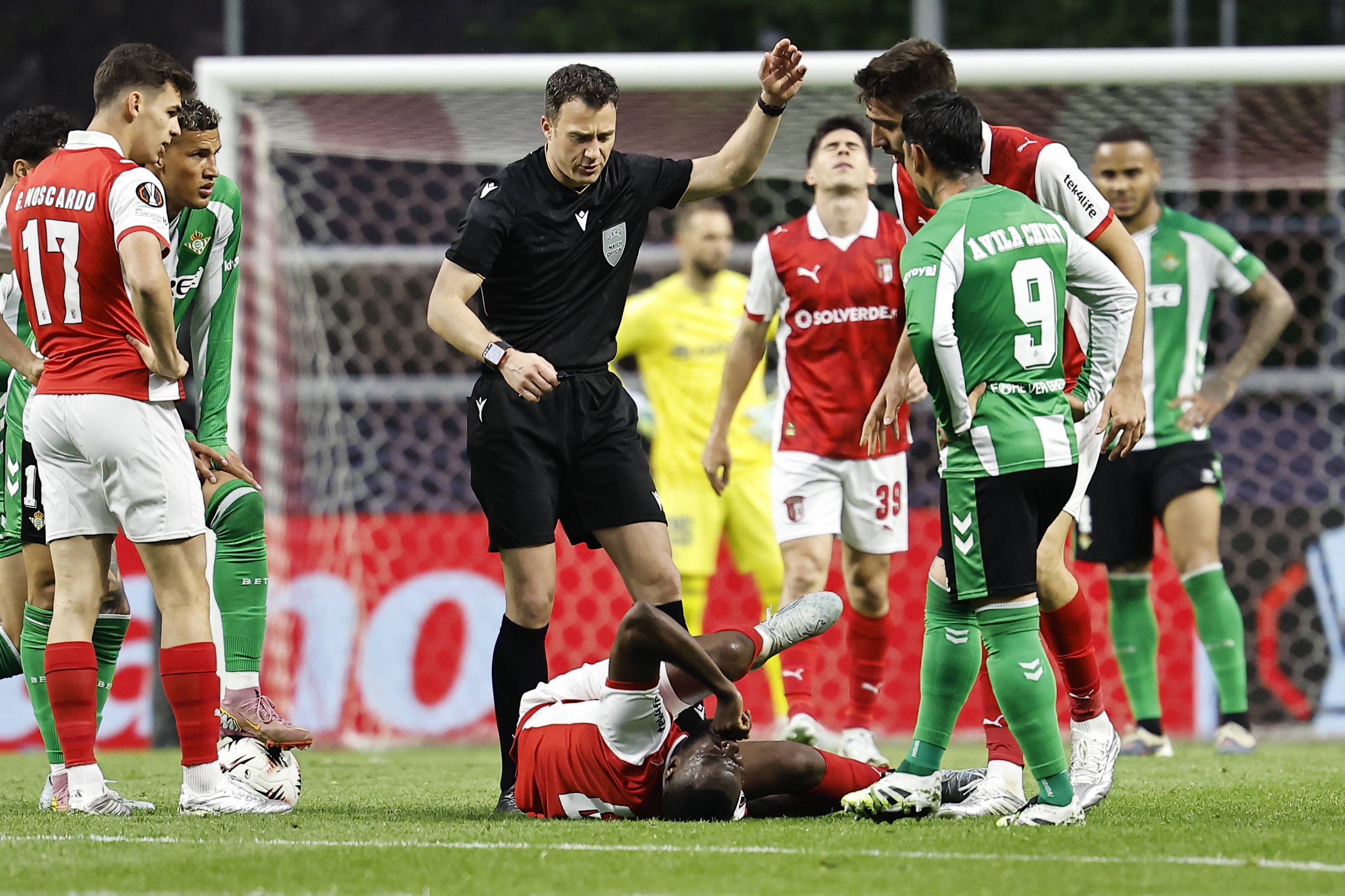 Defesa-central dos arsenalistas só regressará aos relvados na próxima temporada