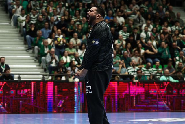 Empate na Polónia (10-10) a caminho do intervalo!