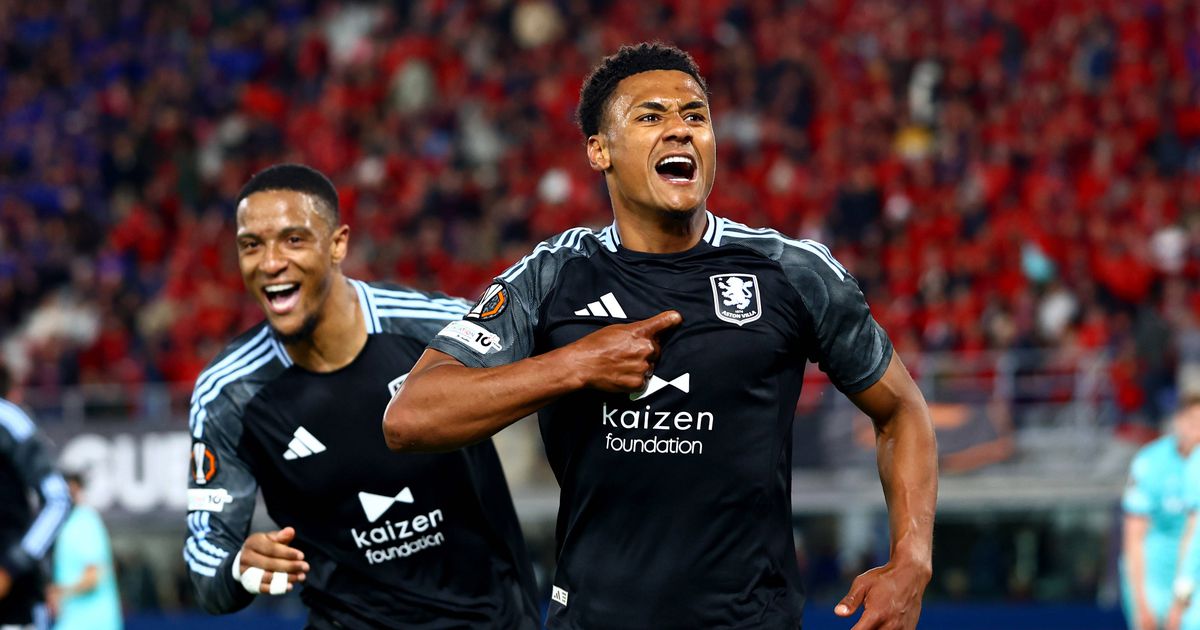 Villa com um pé nas 'meias' em noite europeia que teve ex-Benfica a brilhar