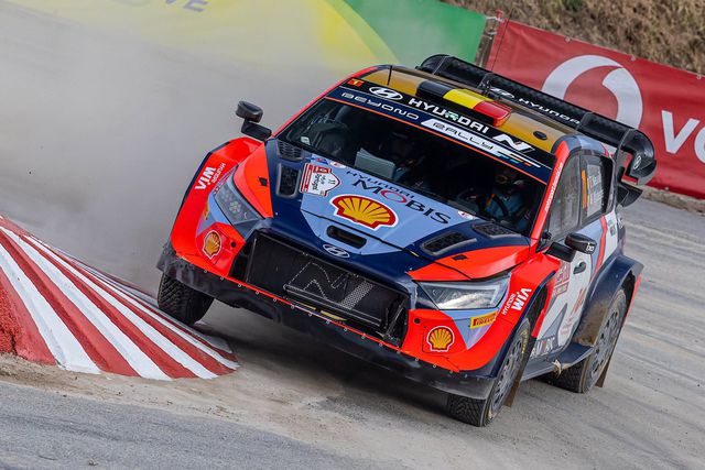 Thierry Neuville é o primeiro líder após superespecial