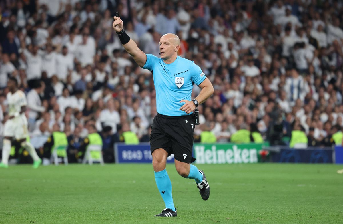 Experiente árbitro polaco no Sporting-Arsenal